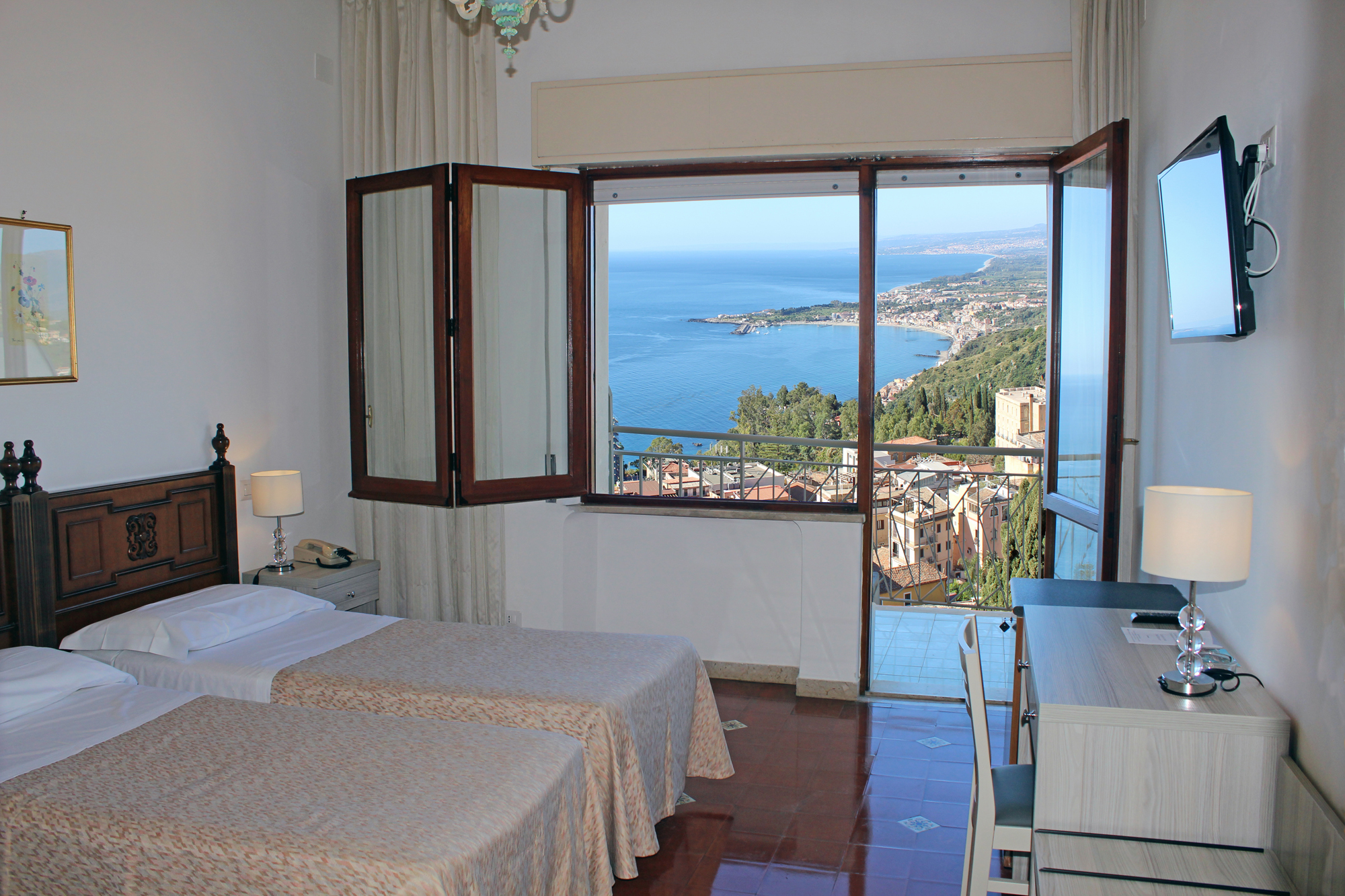 Camera con Terrazzo Vista Mare Hotel Mediterranee Taormina